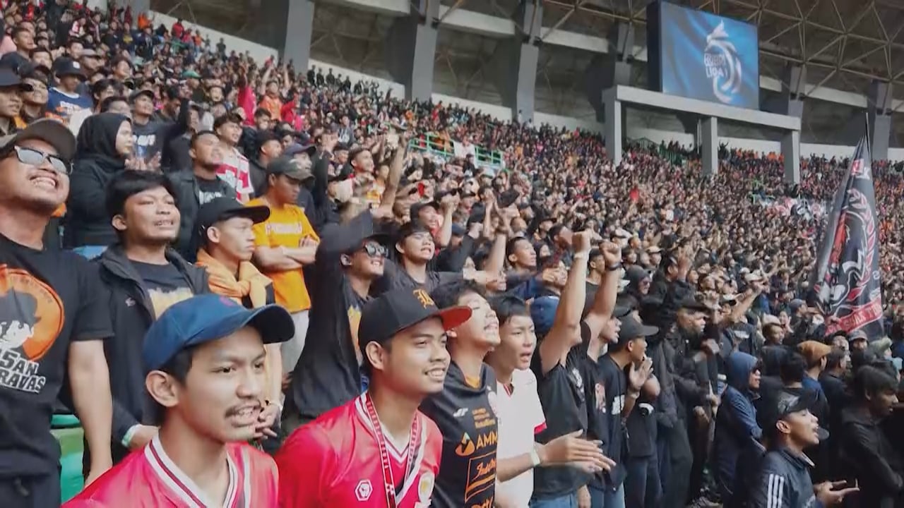 Indonesia's Ultras: What's Behind Deadly Football Stadium Crush?