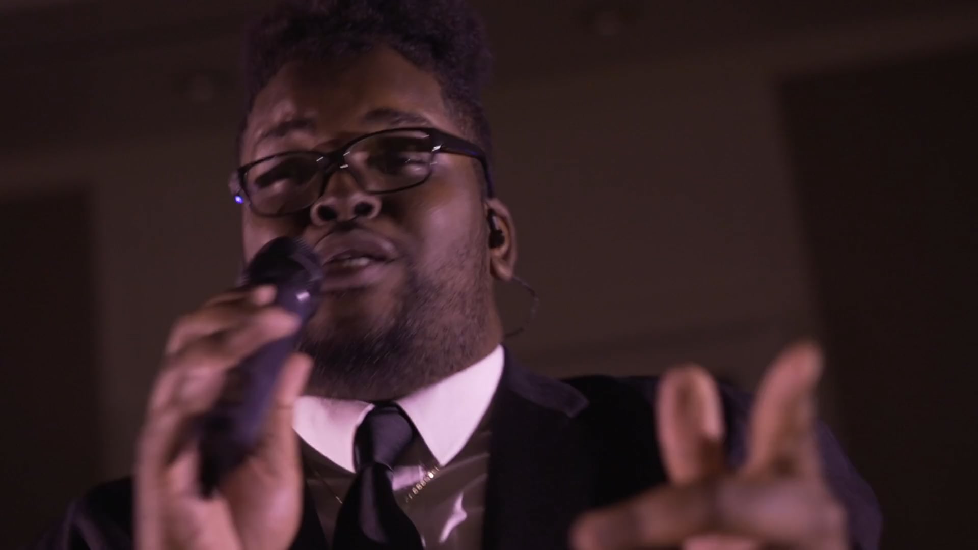 Davante T sings "Uptown Funk"