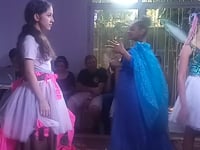 Peça de teatro. CINDERELA e a versão contada pela madrasta