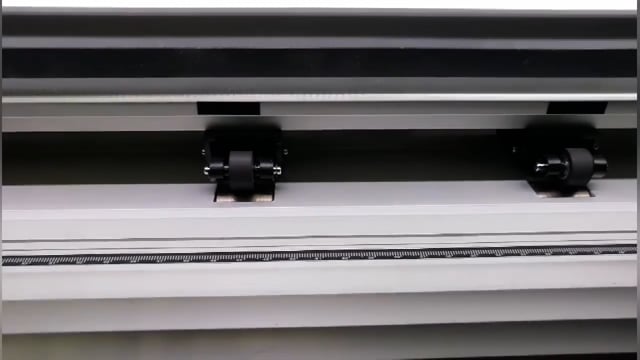 How to Load Vinyl Material into Vinyl Cutter Correctly