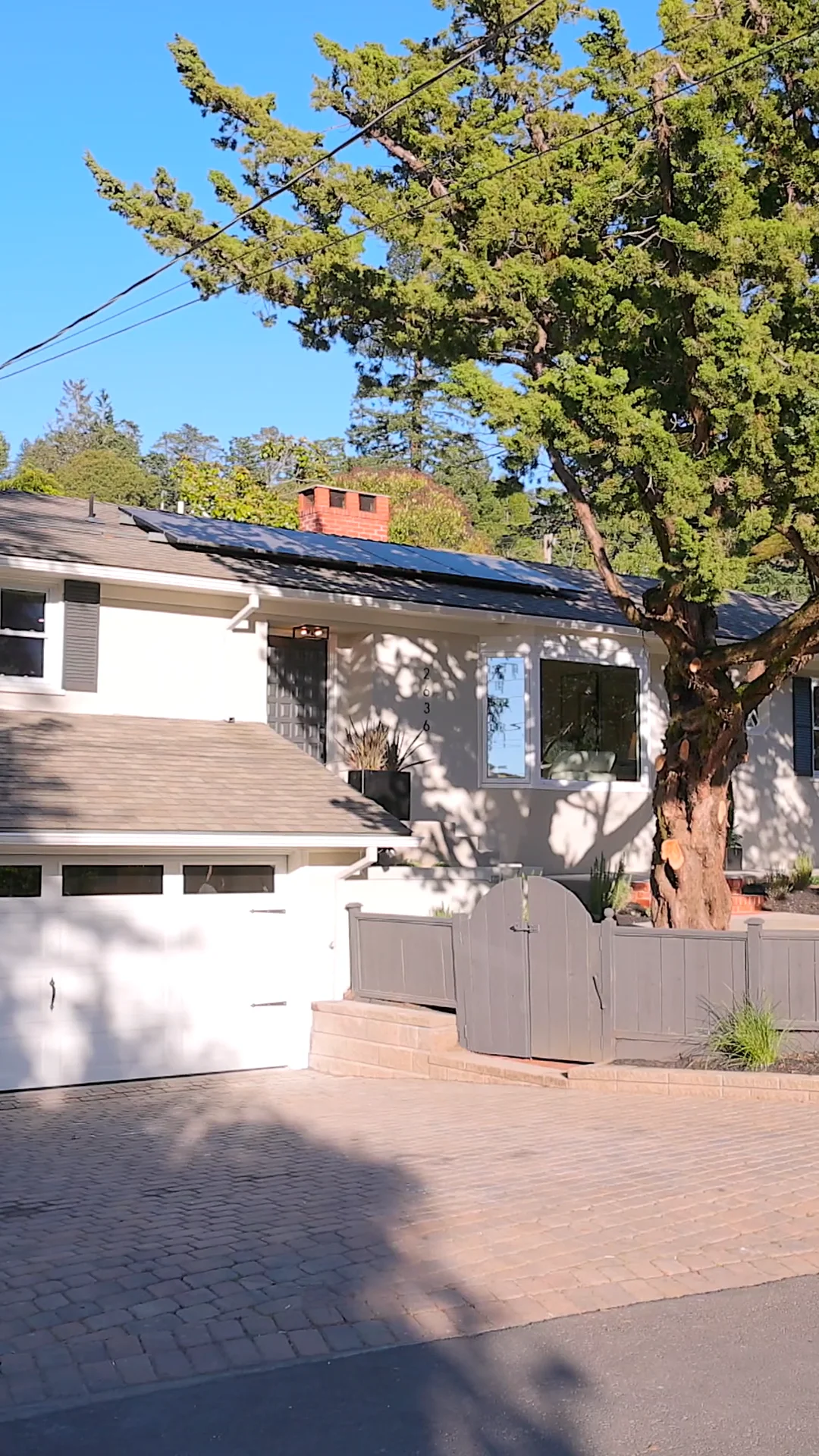 2636 La Cuesta Avenue, Oakland Presented by Hope Broderick on Vimeo