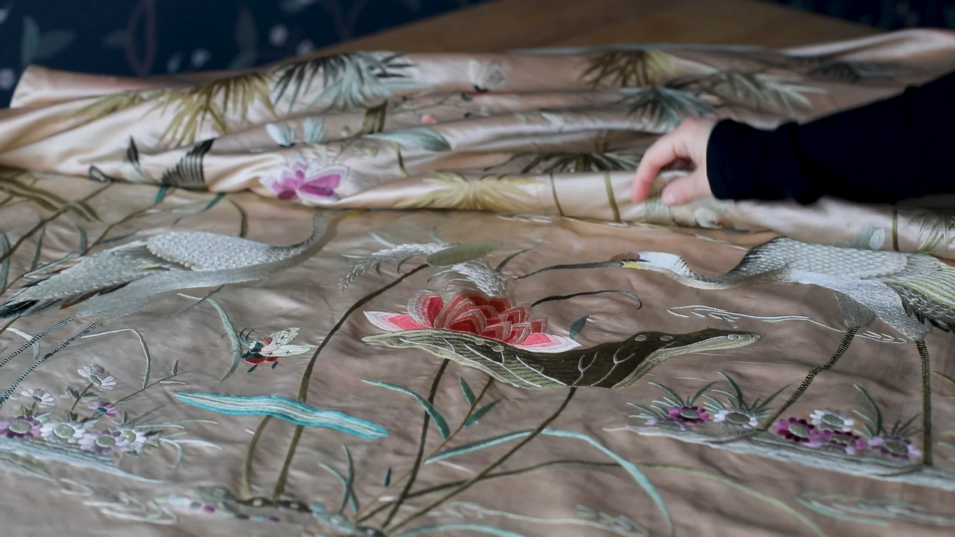 Bloom, Gray - Sandberg Wallpaper