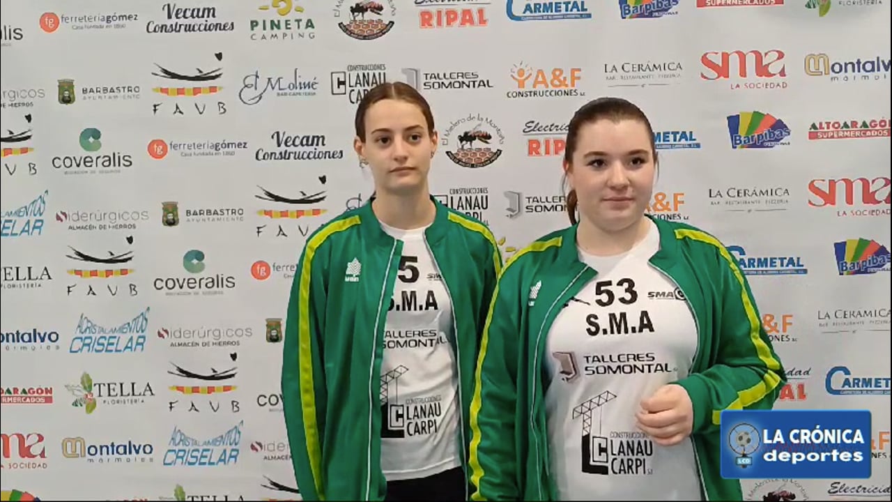 MARTA E IXEIA, FERNANDO Y TOÑO (Jugadoras y Entrenadores Equipo Voleibol Femenino SMA Barbastro) Cómoda victoria de la SMA en casa ante el colista, CV Zuera, por 3-0