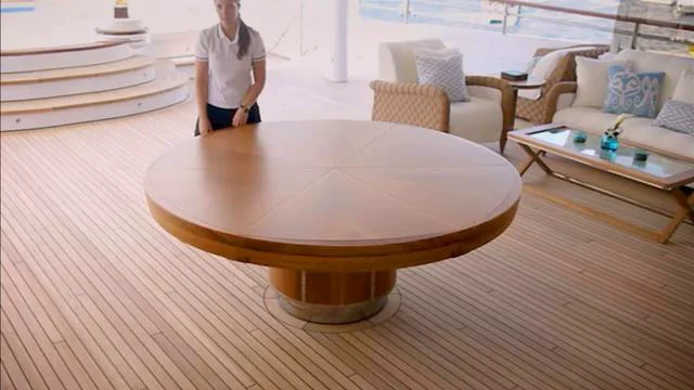 Spinning store leaf table