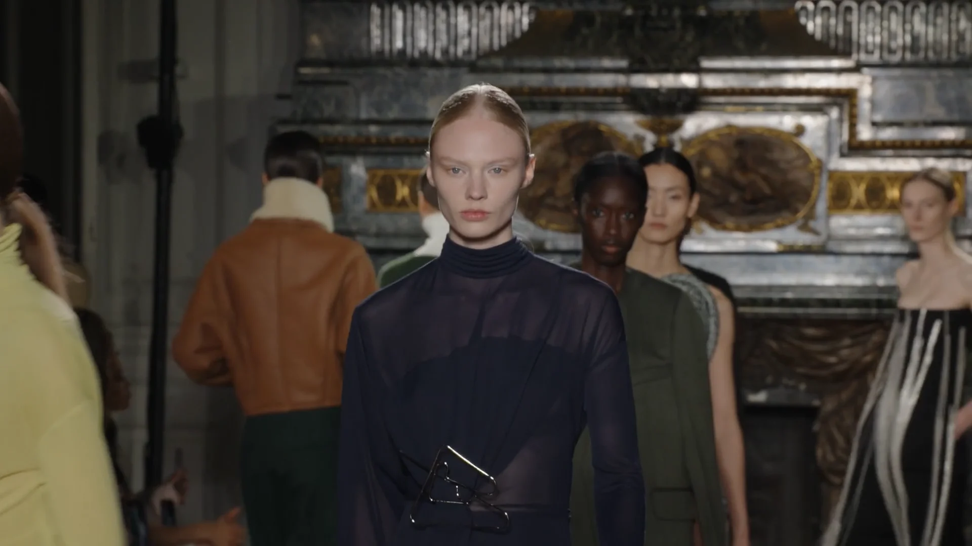スカート Victoria Beckham FW24 (1424WSK005815A CHARCOAL) Discover Autumn Winter 2024 – Victoria Beckham Inc