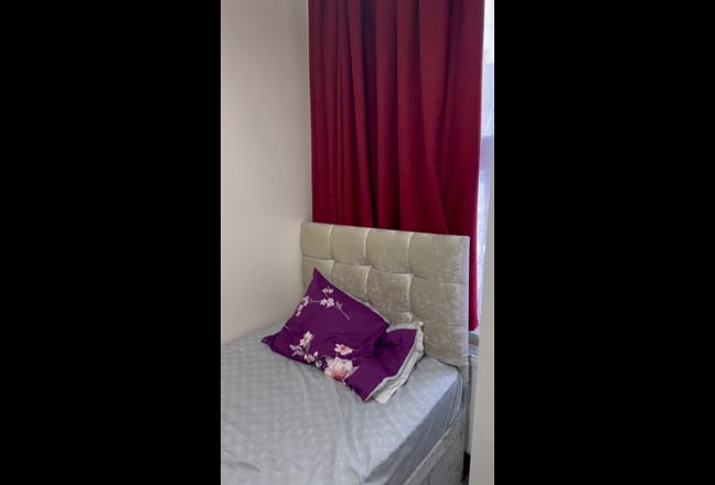 Single room for female £480 all bills inc. Main Photo