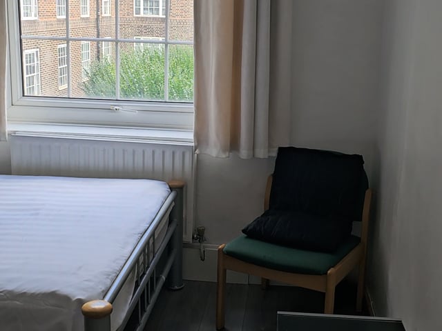 Great DBL Room Available Now Near Waterloo Main Photo