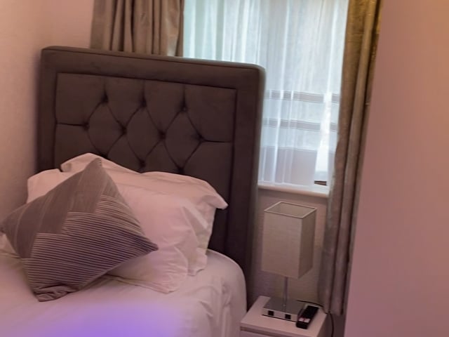 Video 1: double room with En suite