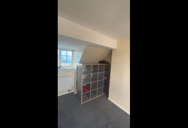 Double room in a 3 bed house Main Photo