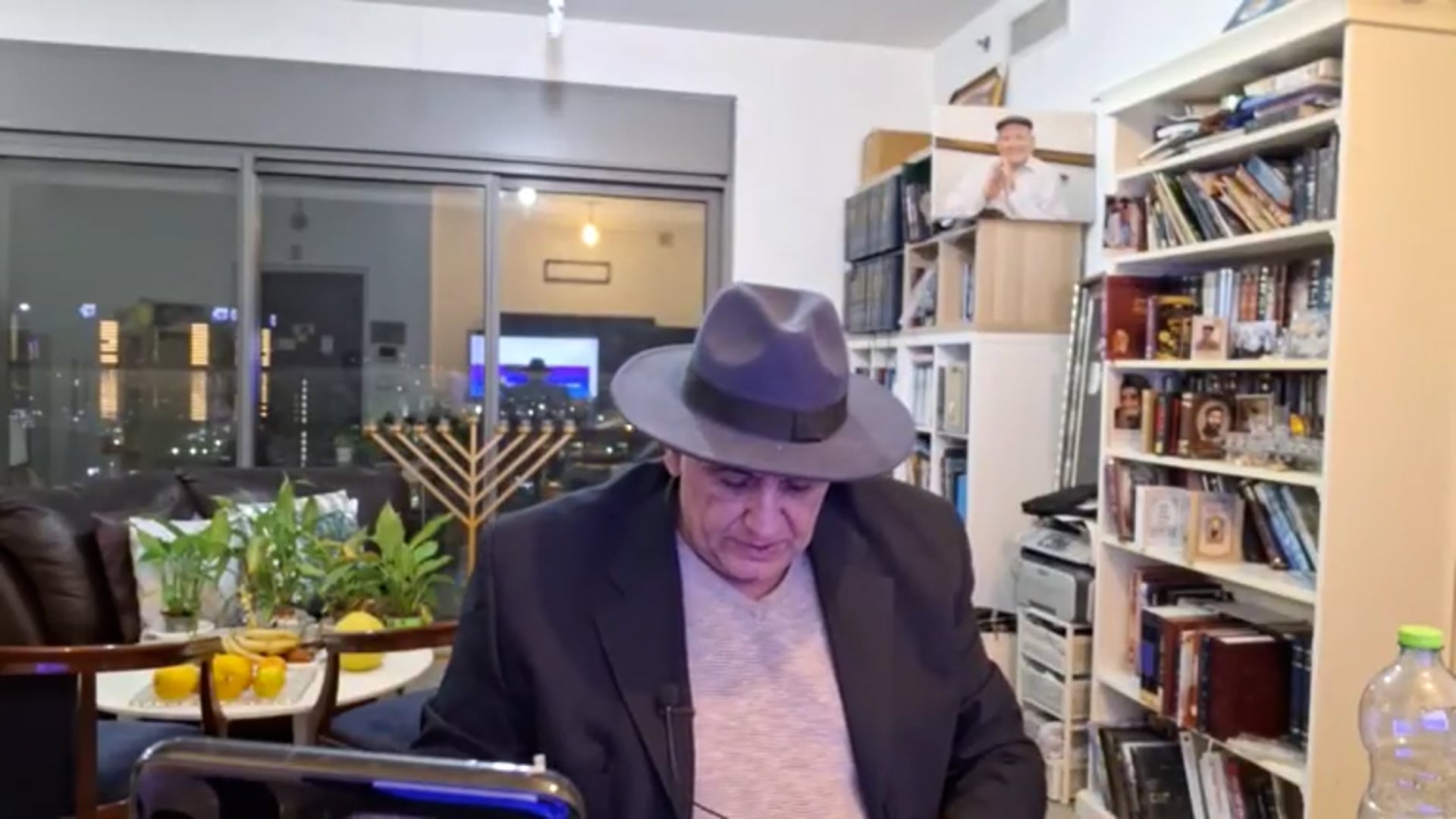 הזמן המתעתע, העם שלא רוצה להתעורר, 4.3.24