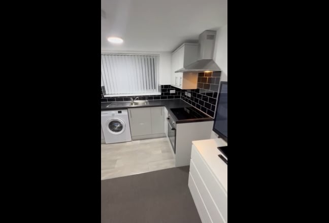 1 Bedroom Flat, ALL Bills+CT Included,Near UOS Main Photo