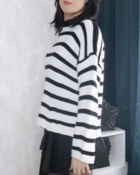 Video: Wide Sweater with Stripes