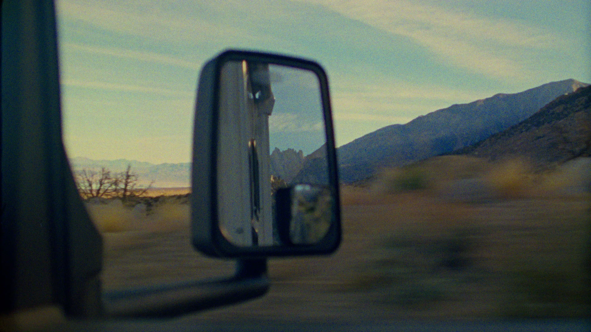 村越弘明/HARRY ROCK ROAD TRIP Life without trending audio, on the road through the