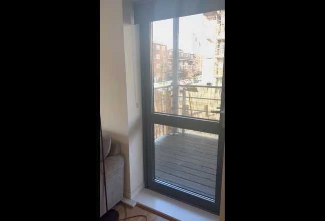 Room available to rent, close to Mile End station Main Photo