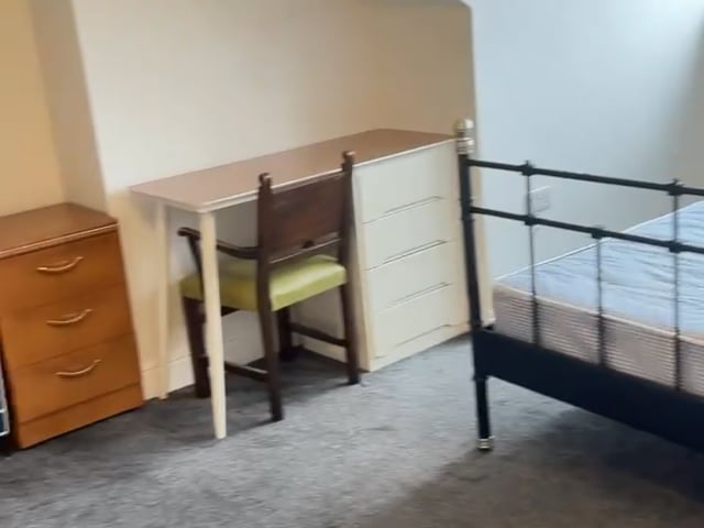 Double room in shared house  Main Photo