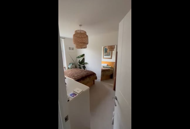 Bright Double Room in Wapping Main Photo