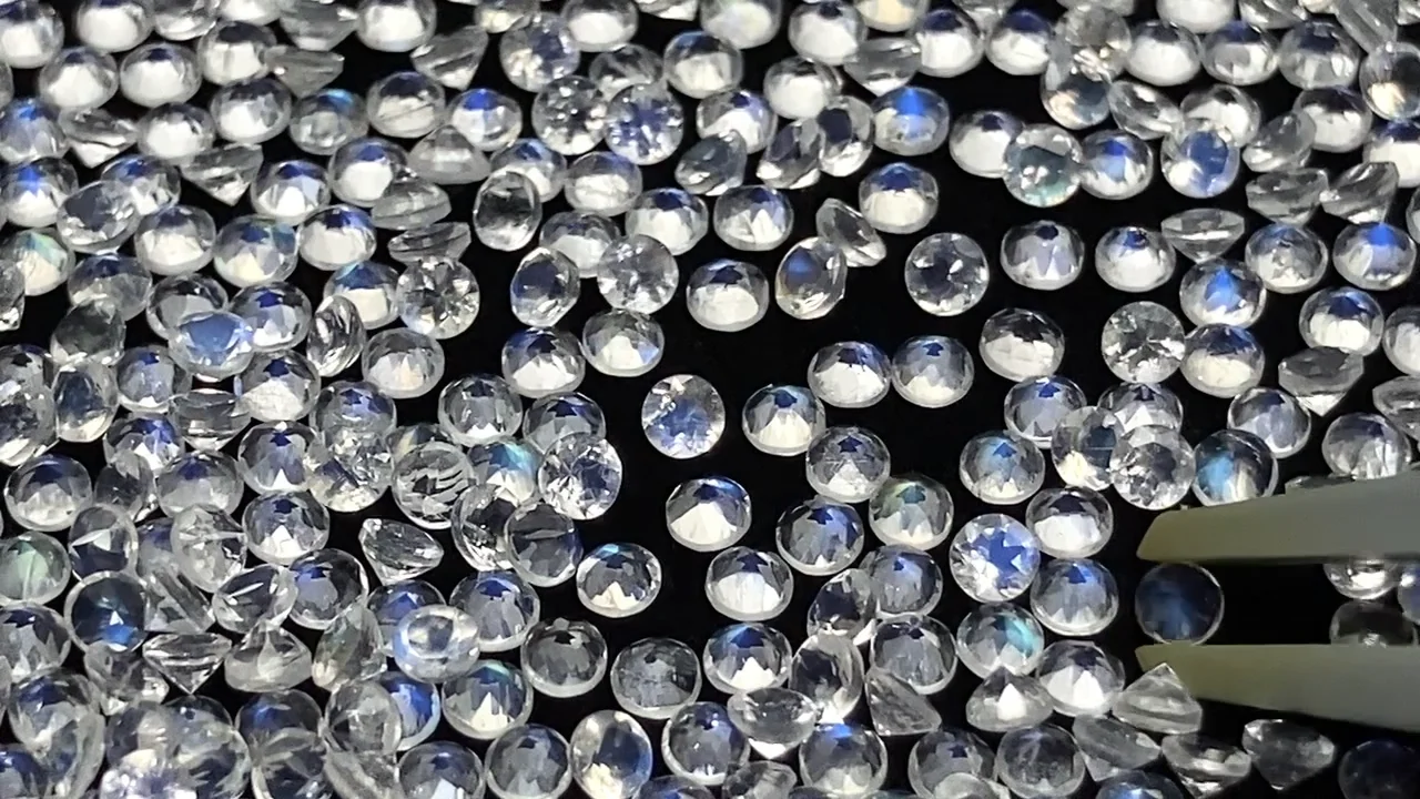 レインボームーンストーン ルース ラウンドファセットカット2×2mm 10粒