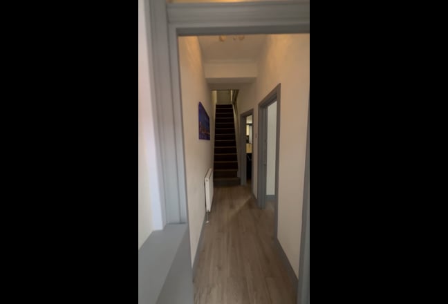 Large double in beautiful house in L15, bills inc Main Photo