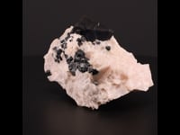 68031 - Franklinite, Dolomite