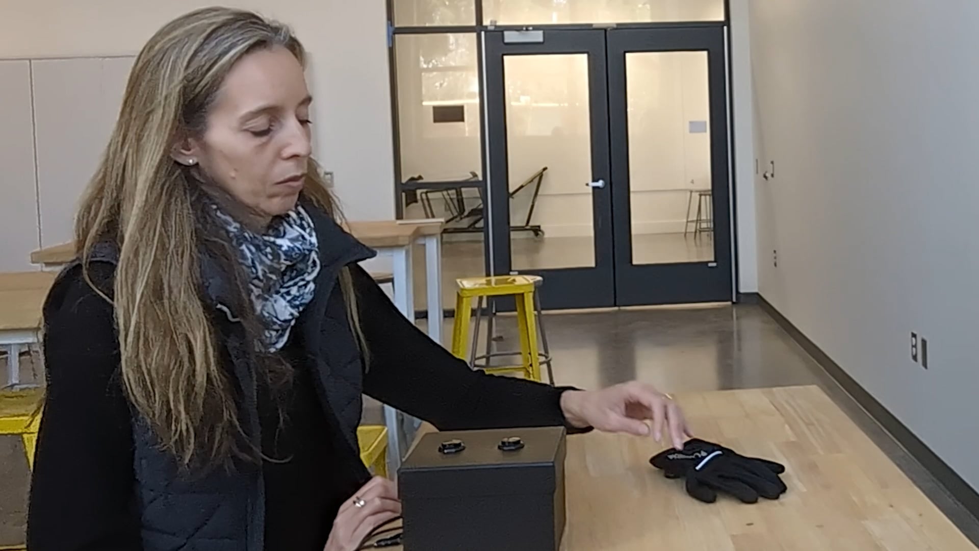 in(A)n(I)mate - A conversation with a Black Glove