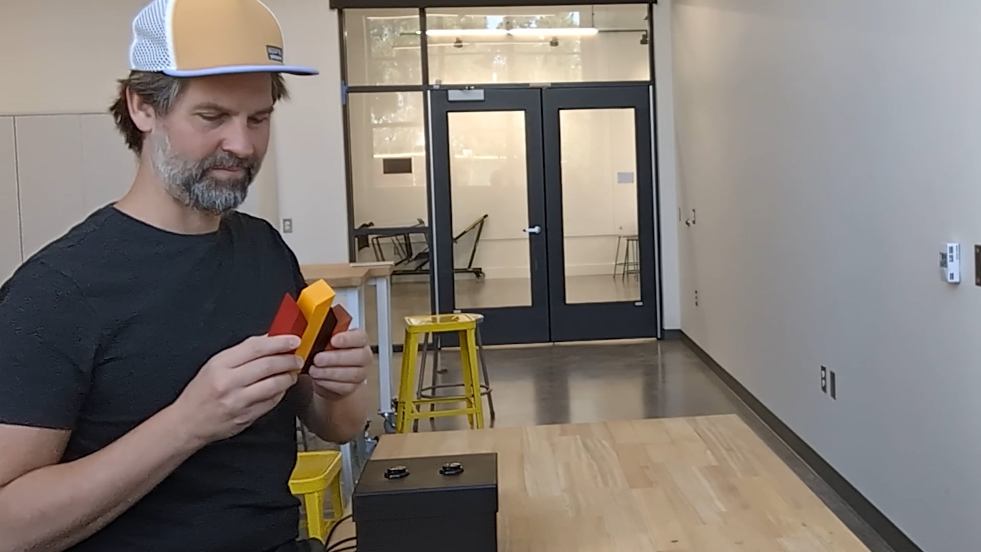 in(A)n(I)mate - A conversation with a Wooden Craft