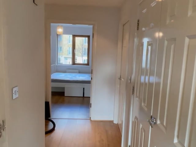 Double Room with own bathroom in a new built flat  Main Photo