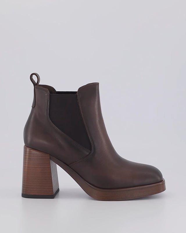 SHAZZ / Brown