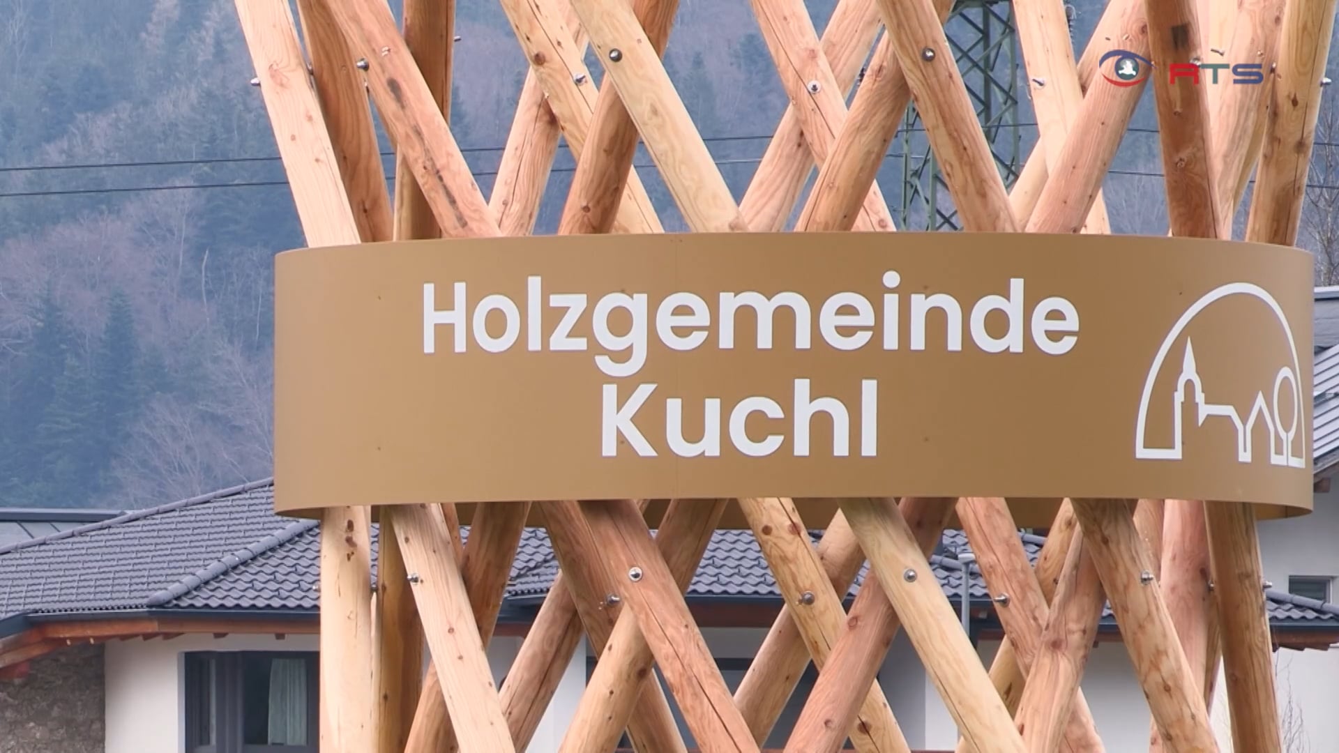 holzgemeinde-kuchl-ein-neues-kunstwerk-am-ortseingang