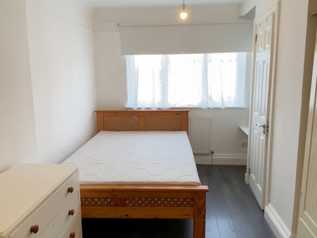 Jersey Rd, Osterley, En-suite large double room Main Photo