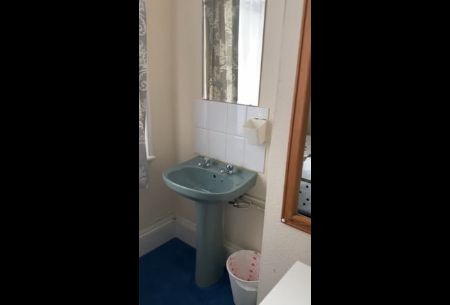 Furnished Single Room close to Reading Town Centre Main Photo