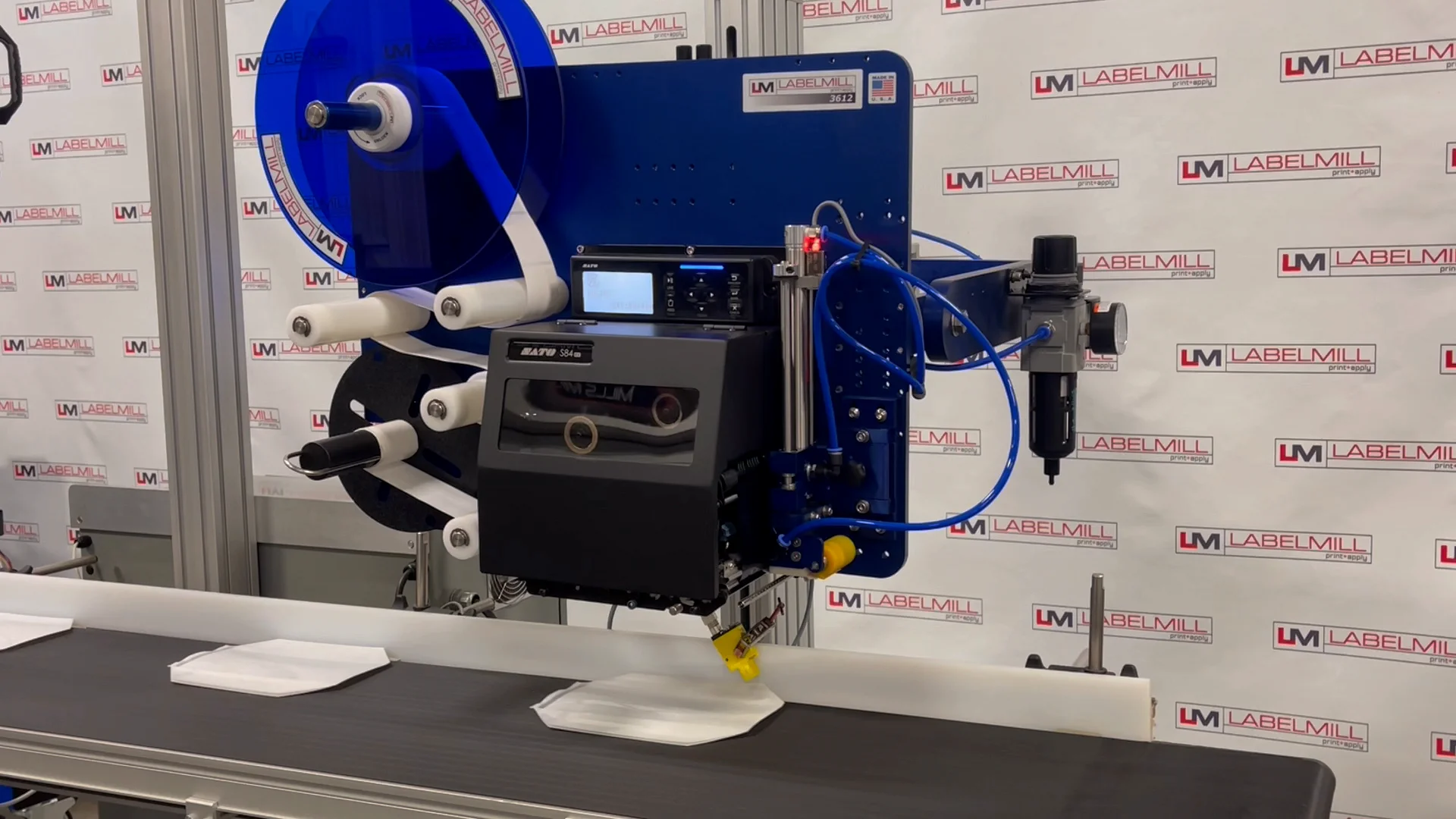 Fully Automated LM3612 Print & Apply Label Applicator