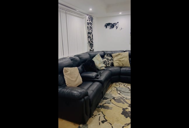 Spacious furnished Double room for rent, bills inc Main Photo