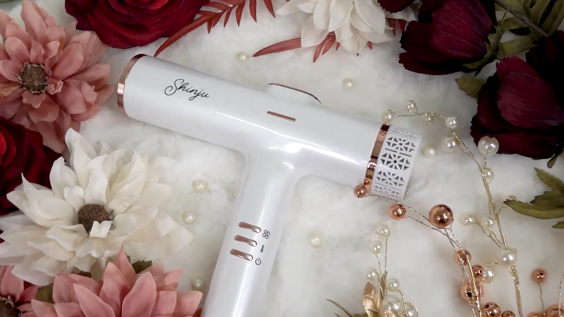 髪を乾かすストレスをもっと小さく。shinjuという名のドライヤー