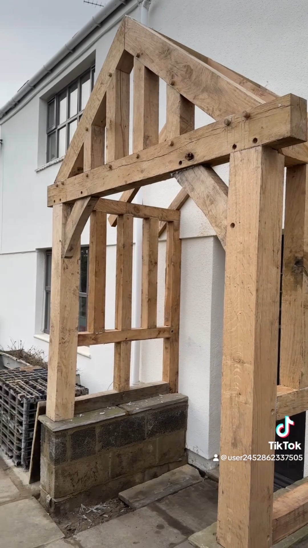 Custom Oak Roof Trusses - CSA Timber Framing