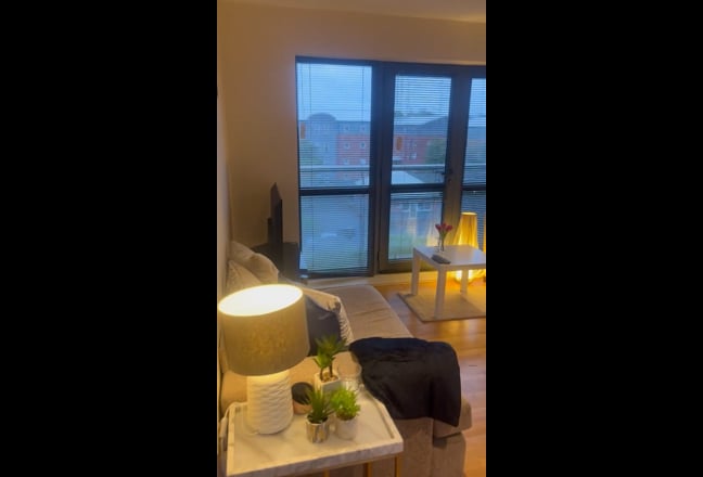 Room in 2 Bedroom Flat  Main Photo