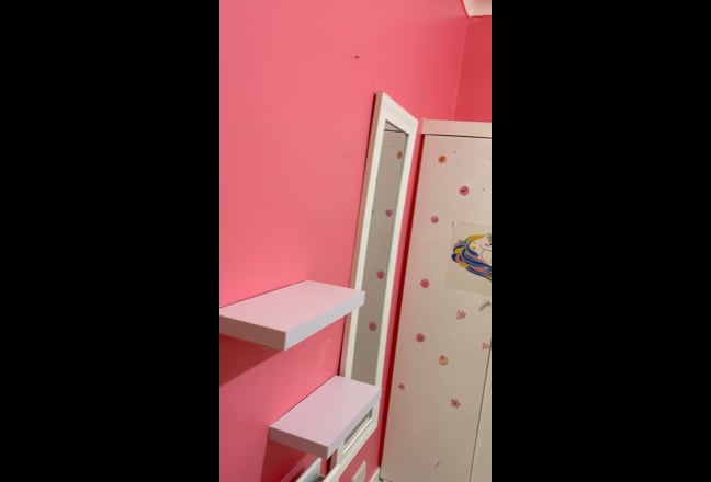 Single room available  Main Photo