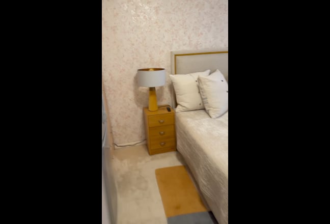Super nice double room with private bathroom :) Main Photo
