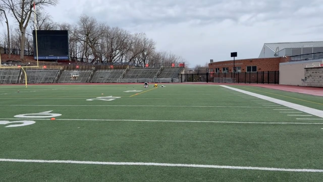 Watch theo khalo charles's 40 Yard Dash: 5 seconds