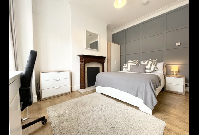 Luxury Dbl Bedroom-Home Office-Near Media City   Main Photo