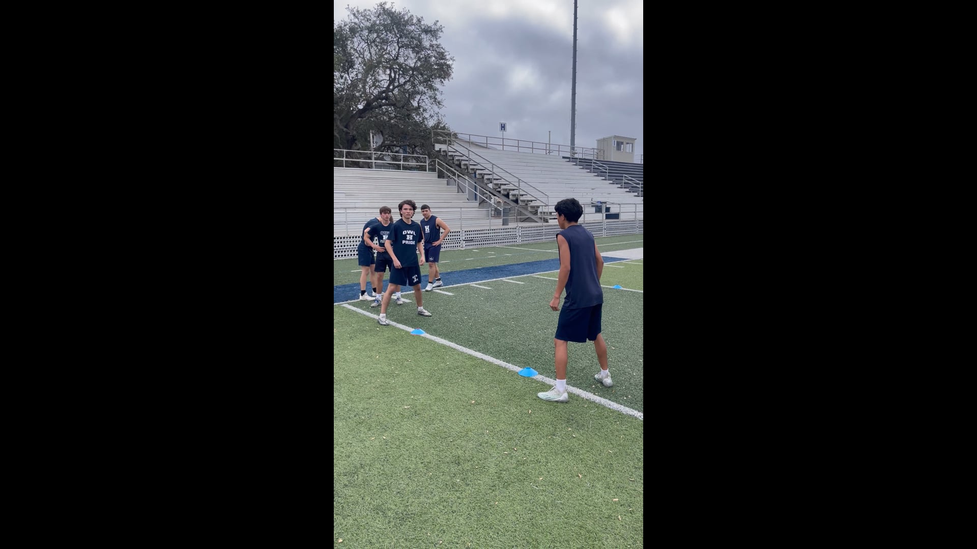 Watch jesse alvarado's 5-10-5 Agility: 4.37 seconds
