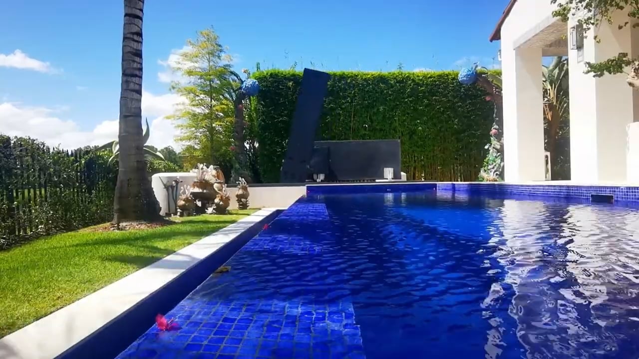 https://i.vimeocdn.com/video/1818543297-bdafc4fc24c0e71b26c3ff2f969d3099fe89927210ab490c390e3251922caa87-d