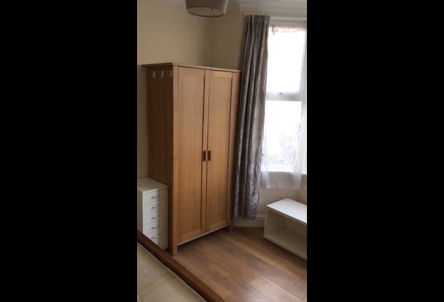 4 Bedroom Student House to Let (UB8 2Qs) Main Photo