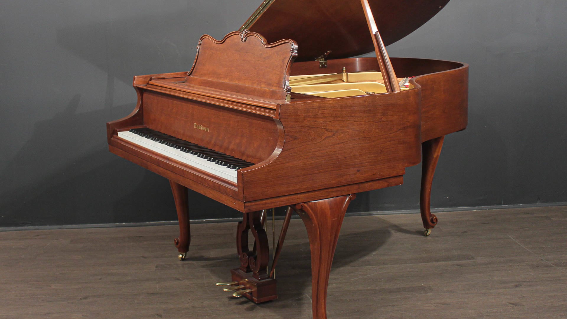 Dekoratér Grand Piano Ořech | KlavíryDekoratér Grand Piano Ořech | Klavíry  