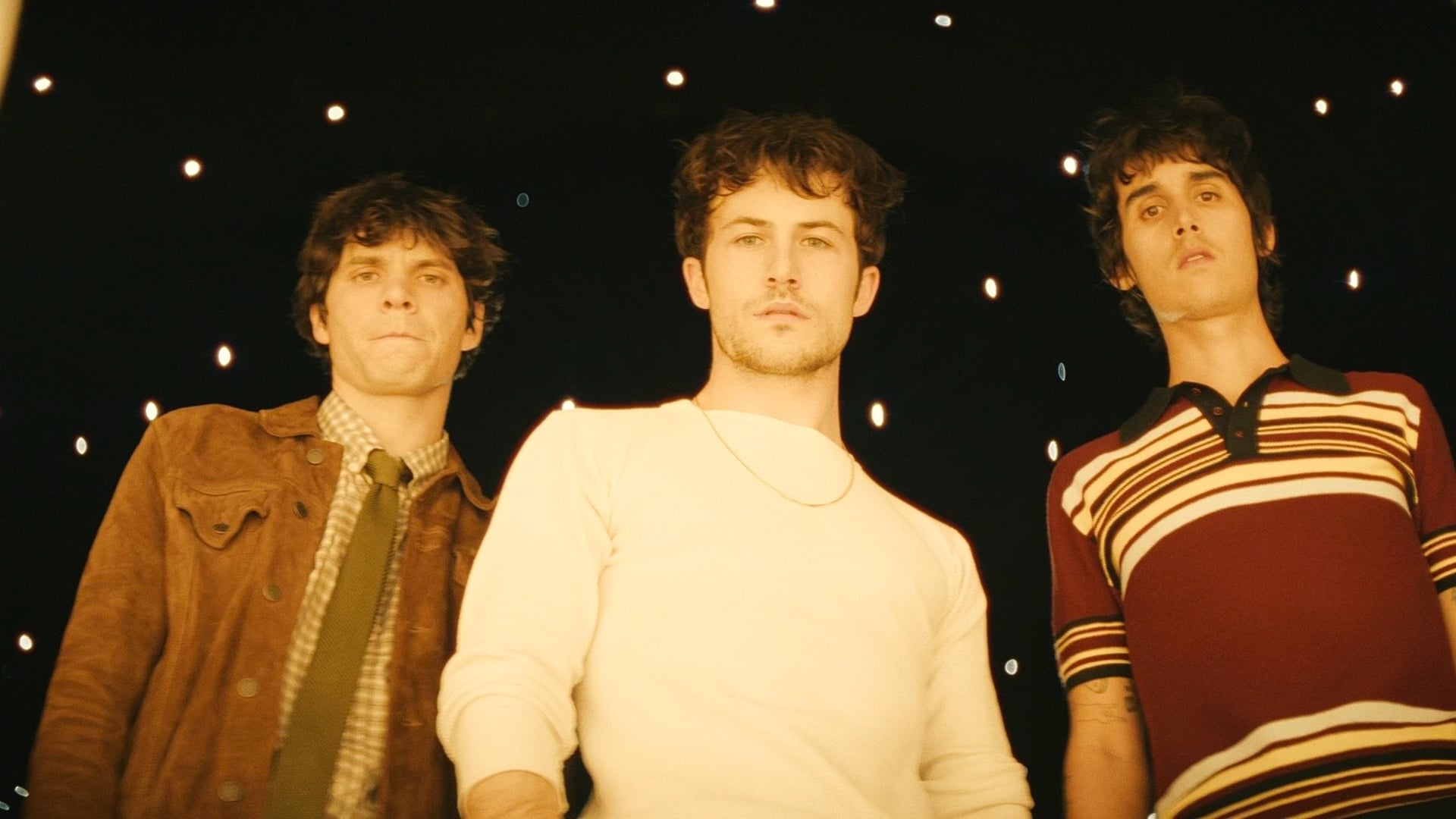 WALLOWS MODEL TOUR PROMO