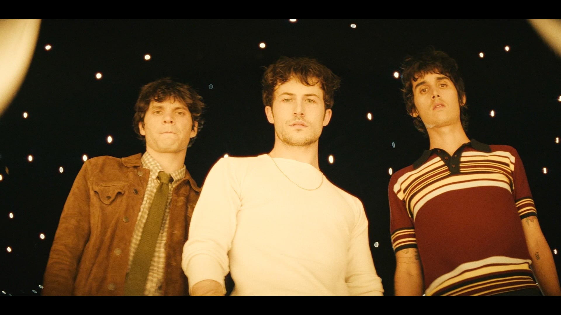 WALLOWS MODEL TOUR PROMO