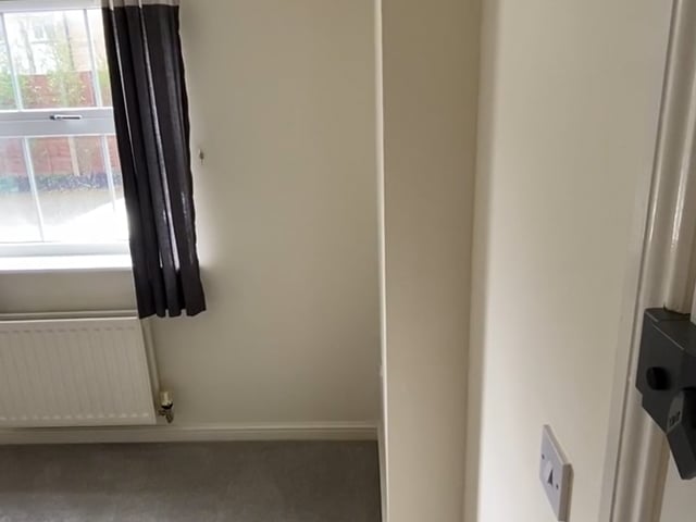 Large Double Room with En-Suite Available! Main Photo