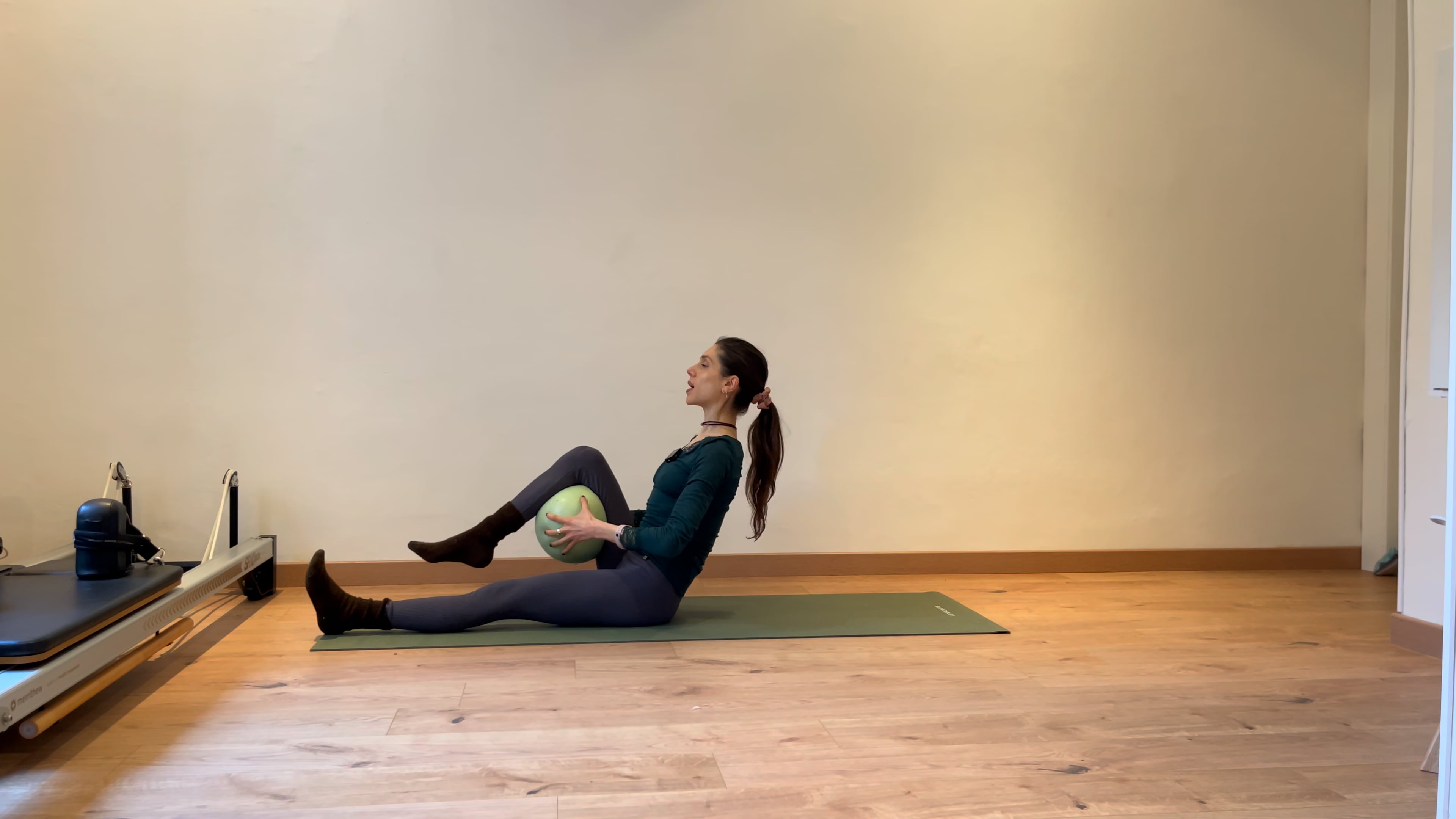 Full Body Flow ( ball & wall)