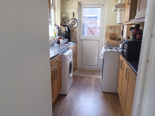 Lovely double bedroom in a shared house at HA2 0RY Main Photo