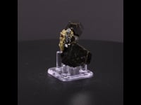 70377 - Garnet v. Andradite