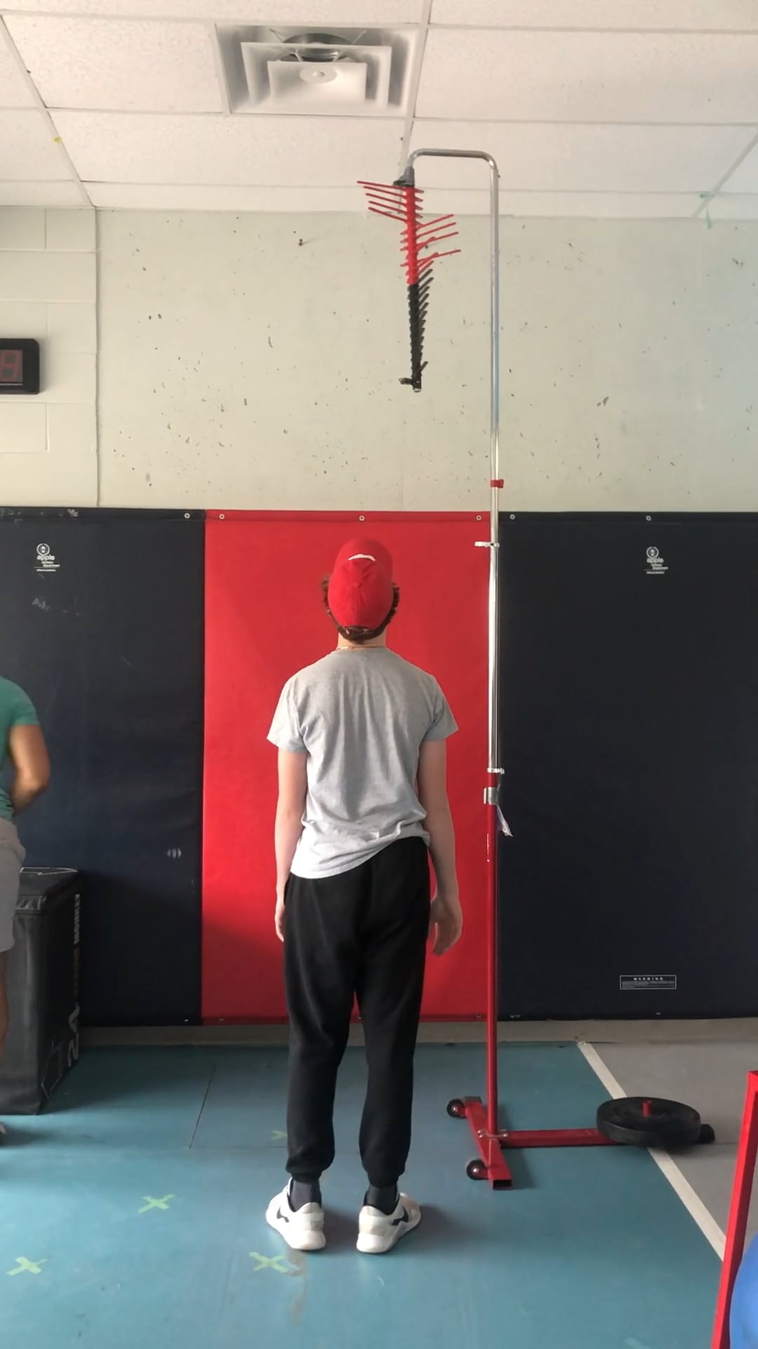 Watch raine thomas's Vertical Jump: 25.35 inches